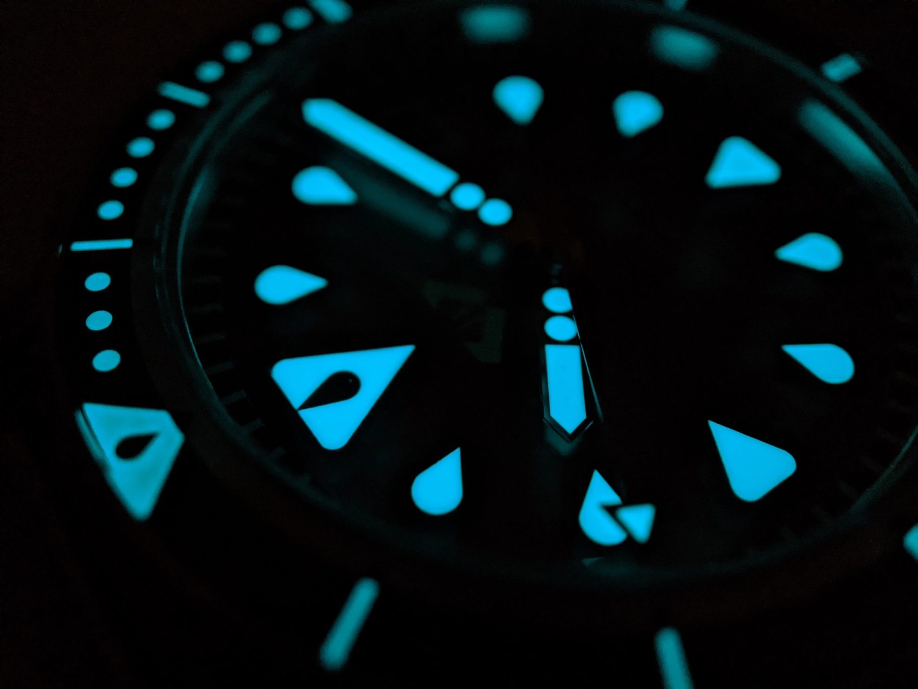 Hyalus watch lume photo